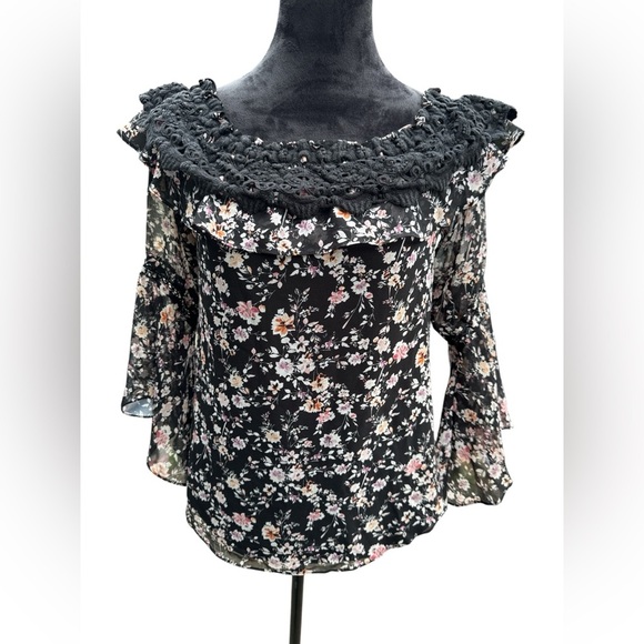 White House Black Market Off Shoulder Black Floral Crochet Lace Blouse XS - Picture 2 of 10